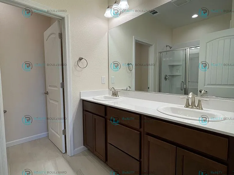 1011 Middle Gate Rd — Photo 45