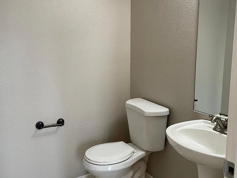 23349 SW Pine St — Photo 11