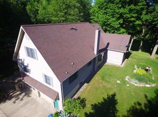 520 E Wagner Rd, Buchanan, MI 49107