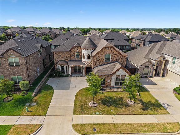 5th image of 118 Red Pine Dr