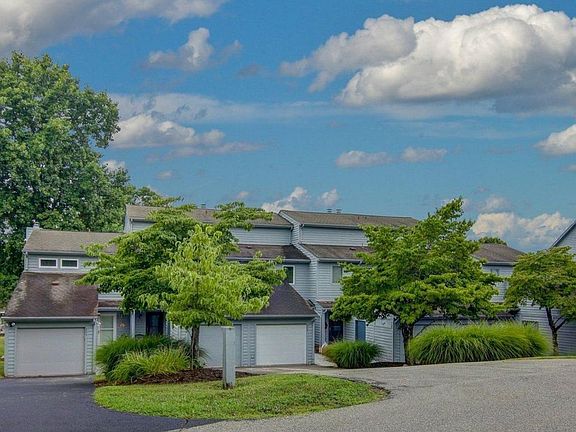 2nd image of 228 Blarney Stone Ct