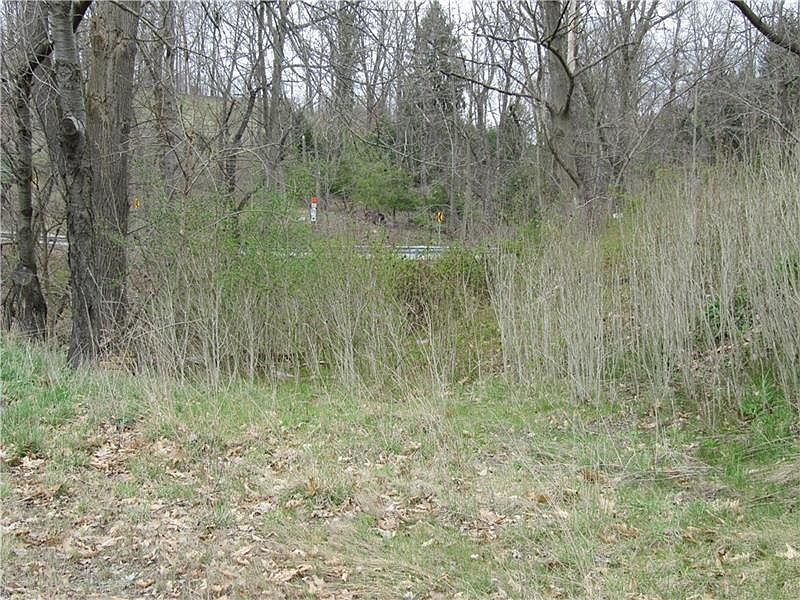 2nd image of 352 Locust Hill Rd