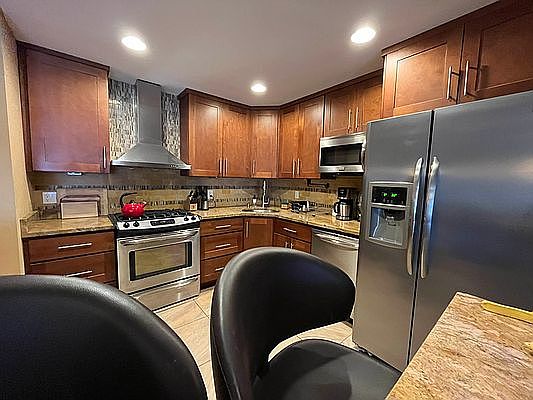3rd image of 6281 Woodhaven Blvd #2