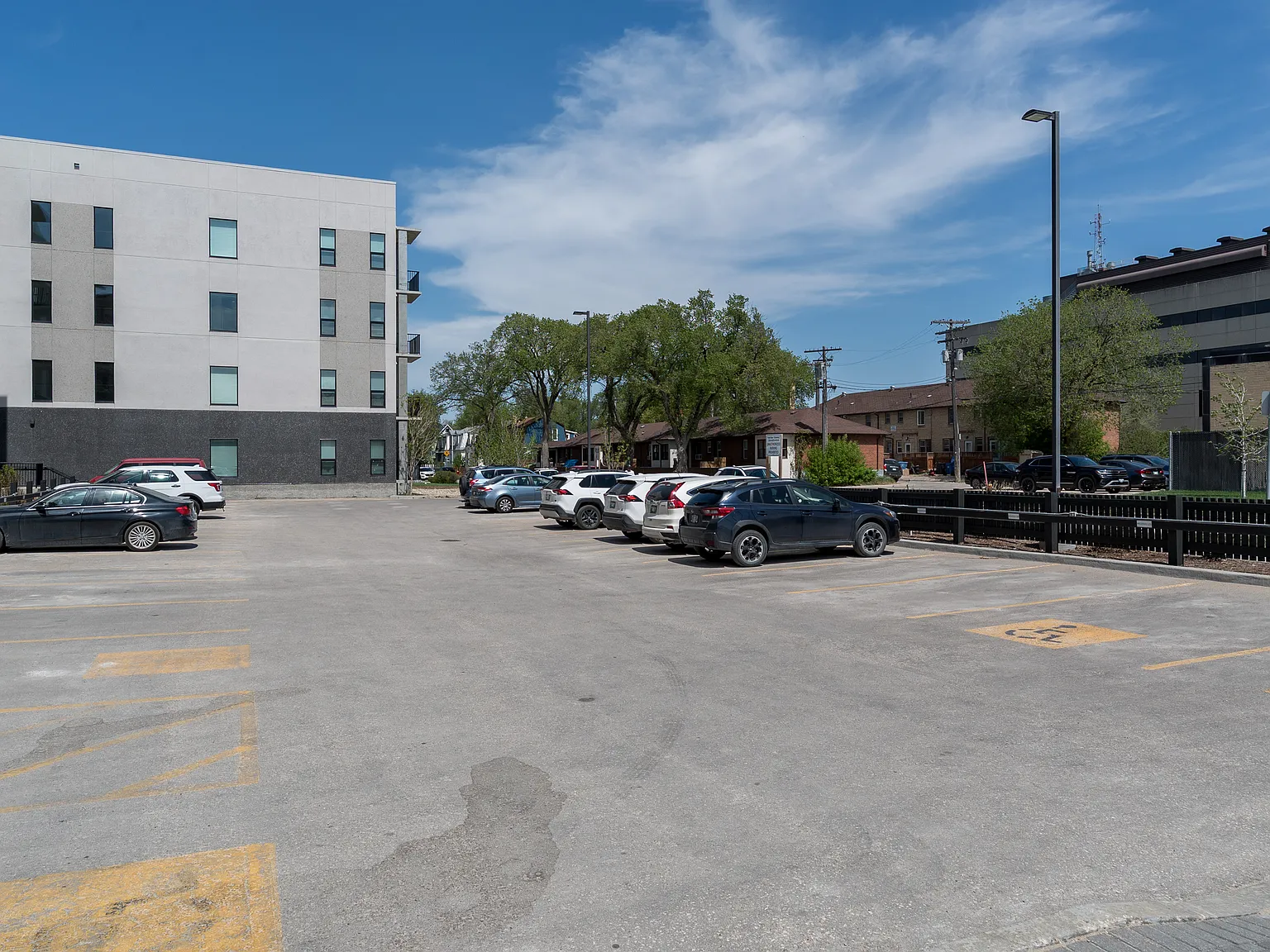 3 bed, 1000 sqft, $4,050 — Photo 3