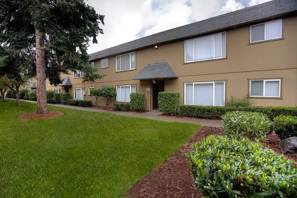 Aspen Meadows — Photo 2