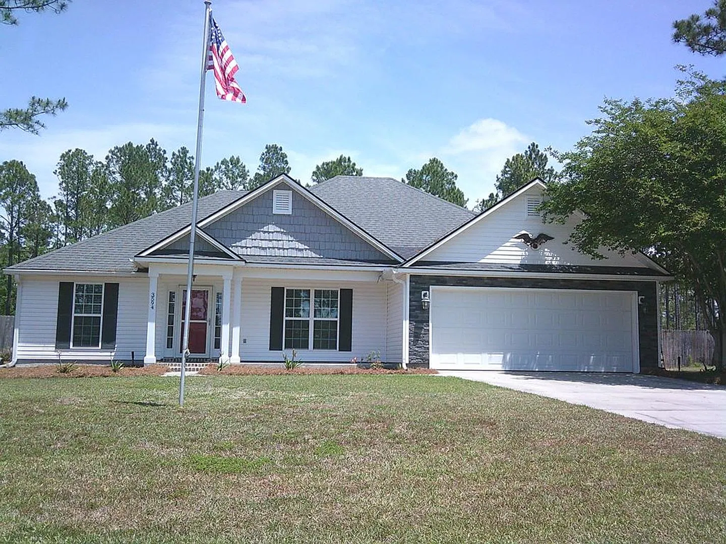 Spacious 3BR Home with Screened Porch, Fenced Backyard & Wired Shop in North Valdosta — Photo 1