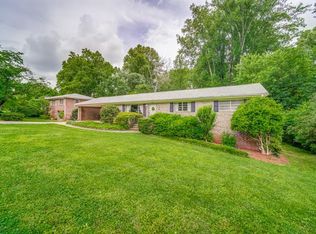 1881 Kinridge Rd, Marietta, GA 30062