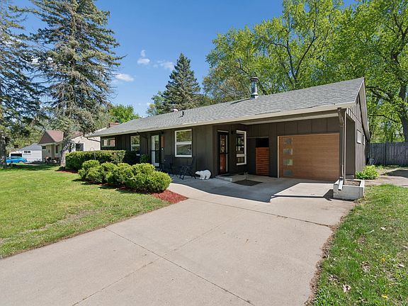 2nd image of 2476 Gisella Blvd