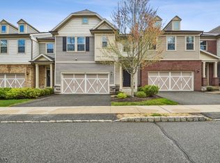 35 Albert Ct, Randolph, NJ 07869