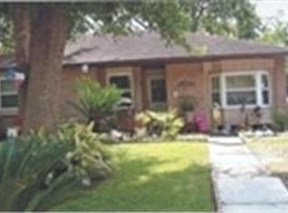 5825 Mackinaw Rd, Houston, TX 77053