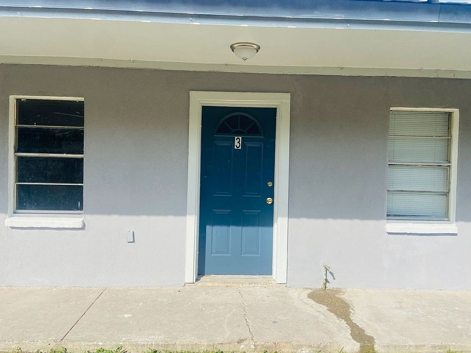 2nd image of 821 W 1st St #3