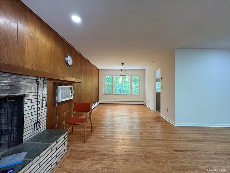 21 Young Rd — Photo 4
