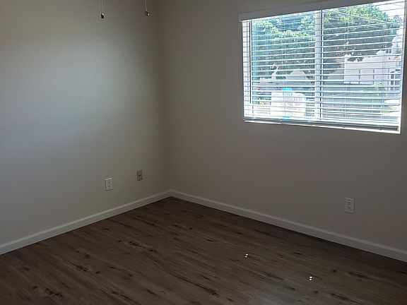 3rd image of 849 9th St #1