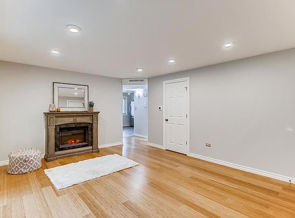 2nd image of 11132 S 84th Ave APT 1A