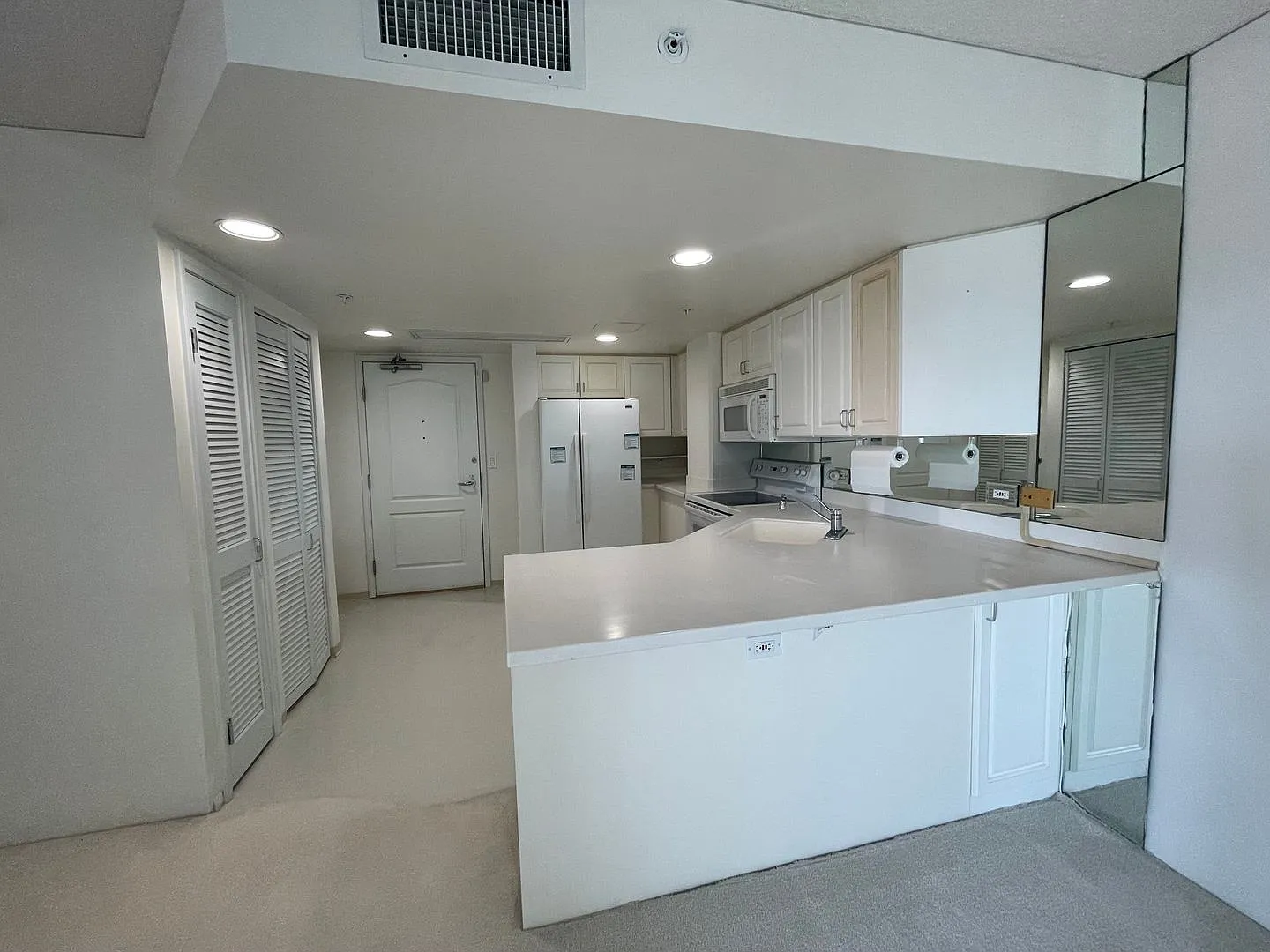 Independent Senior Living 55+, 2br/1ba/1pkg, Utilities Included! — Photo 1