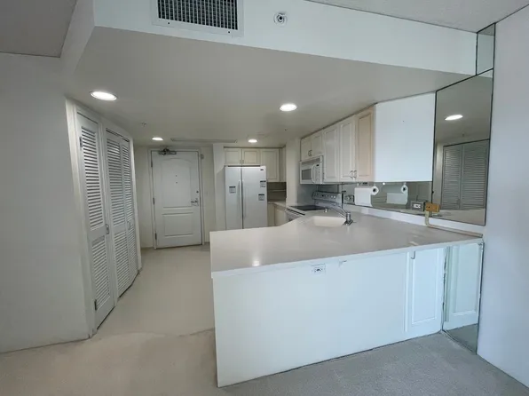 1314 Kalakaua Ave APT 1005, Honolulu, HI 96826