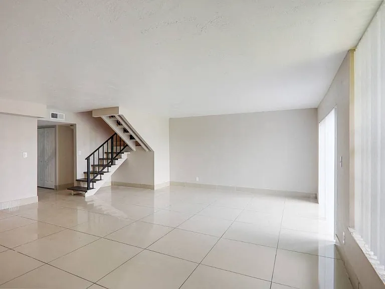 Windward Vista — Photo 24