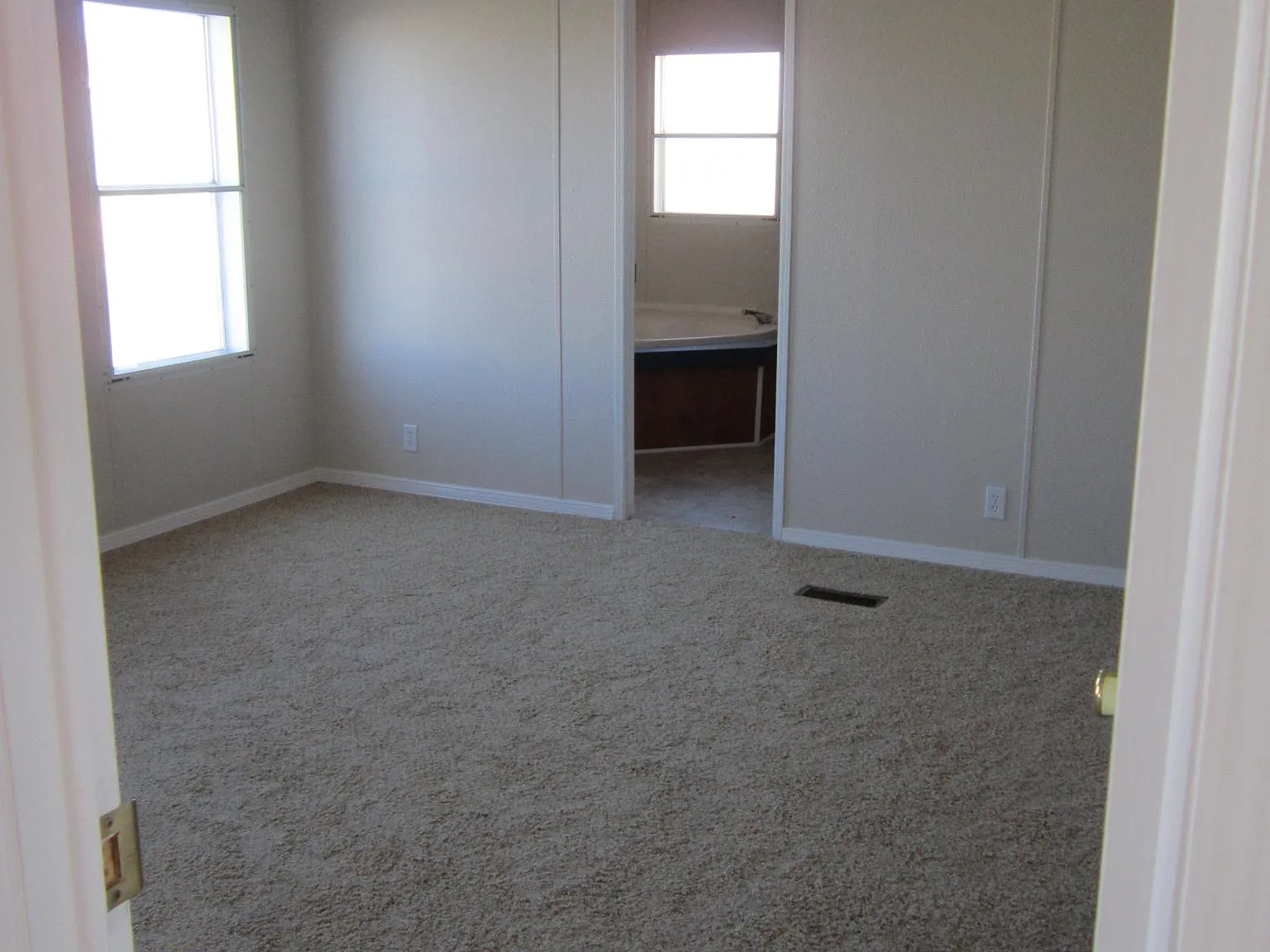 4 bed, 1750 sqft, $1,325 — Photo 3