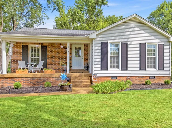 904 Harpeth Bend Dr, Nashville, TN 37221