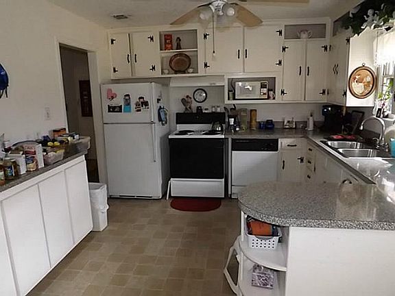 2nd image of 1112 Warden St
