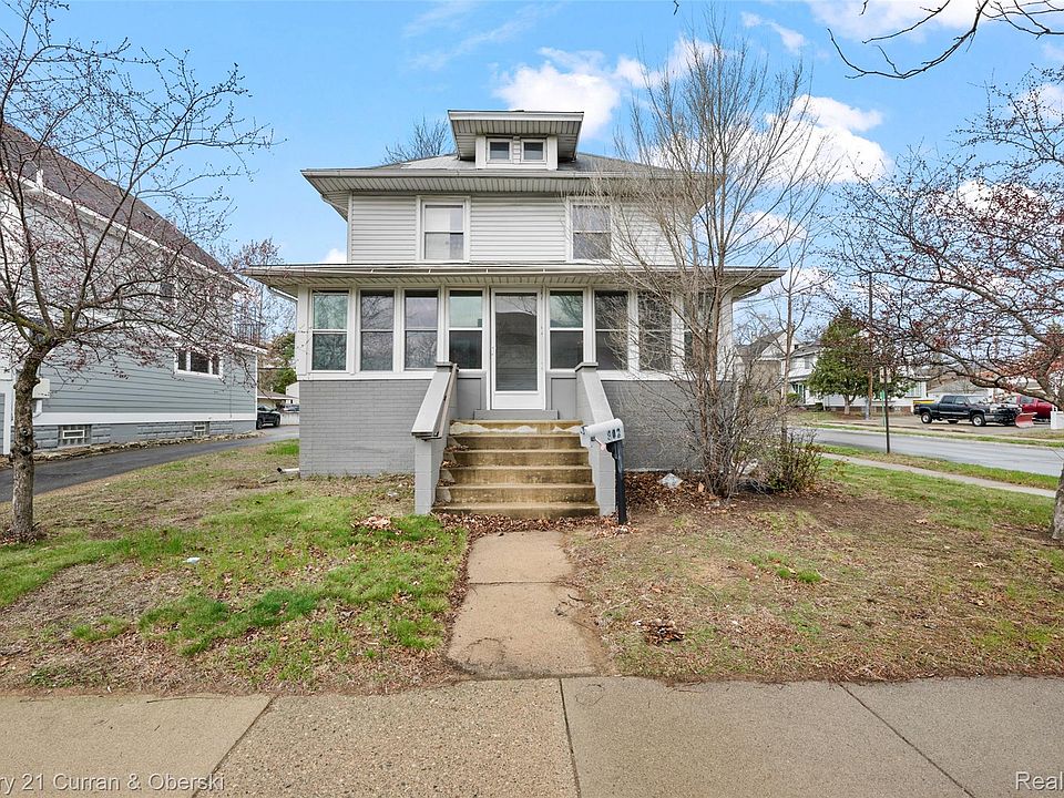 1st image of 902 S Washington Ave