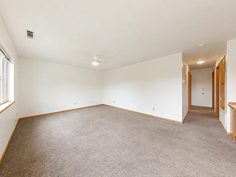 9 Michael Grove Ave — Photo 2