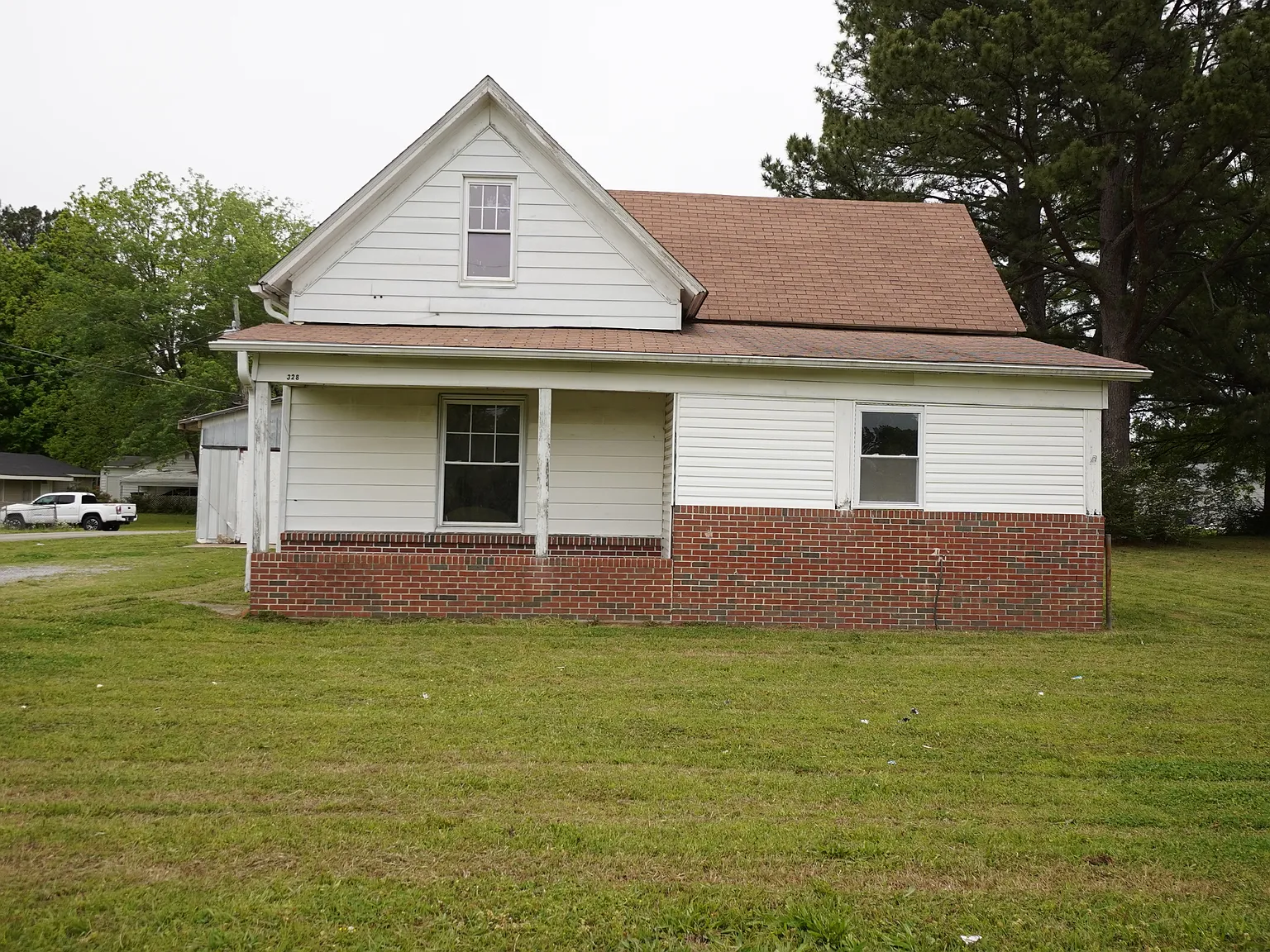 328 w Main St - 1 — Photo 1