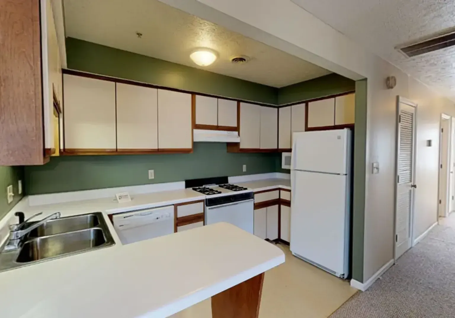 Hall Valley Apartments — Photo 2