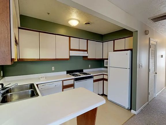 2nd image of 1001 Hall Valley Dr APT 5