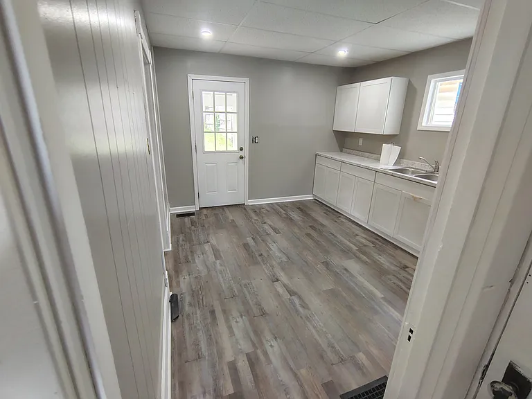 328 S Gardner St — Photo 2