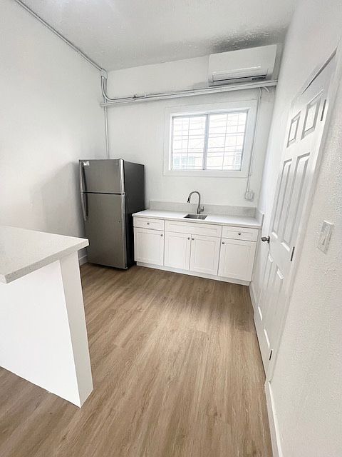 1st image of 2515 W 54th St