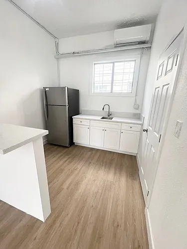 2515 W 54th St Photo 1