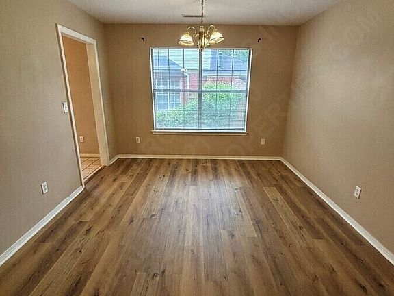 5th image of 2538 W Houston St