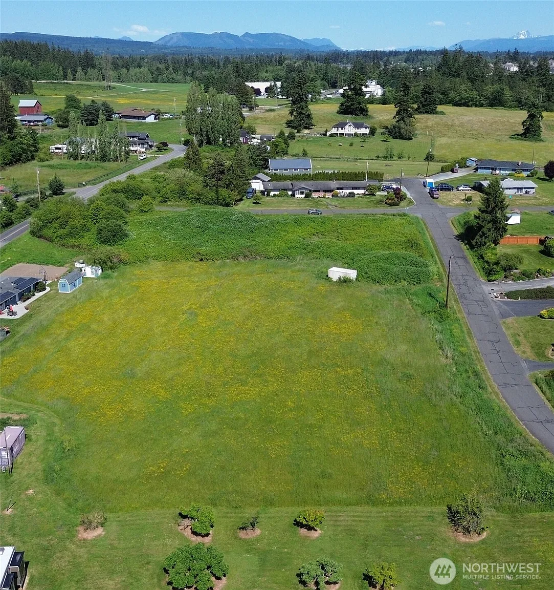 8915 286th Place NW photo 1