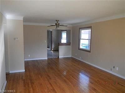 4th image of 5385 E 134th St