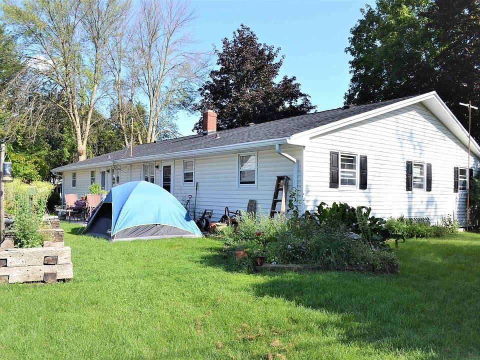 2nd image of 921 James St