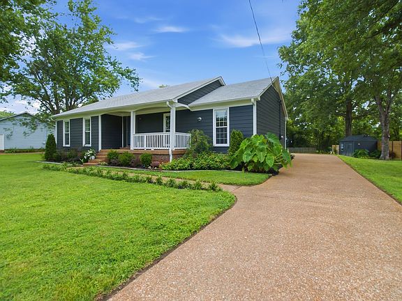 3rd image of 956 Harpeth Bend Dr