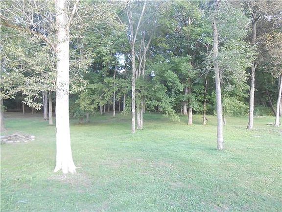 3rd image of 118 Whispering Oak Dr