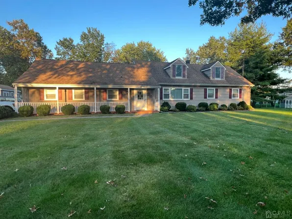 20 Spear St, Piscataway, NJ 08854