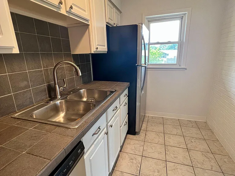 2610 Oakton St #9W — Photo 10