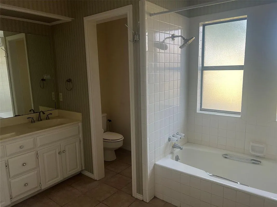 3 bed, 2.5 bath, 1600 sqft, $2,000 — Photo 4