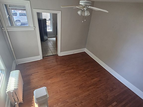 4th image of 3779 Derry St #1