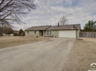 962 N 1892nd Rd, Lawrence, KS 66049