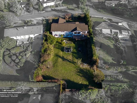 2nd image of 2121 121st Ave SE