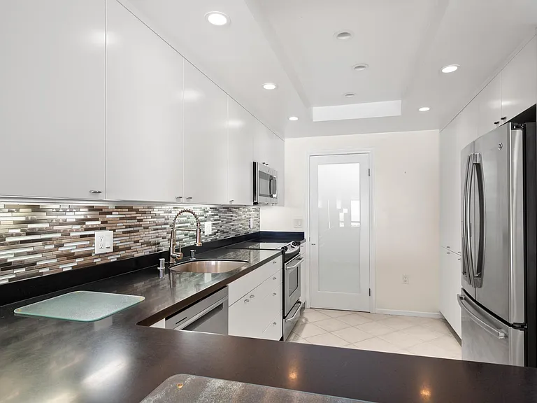 370 Rosecrans St #203 — Photo 6