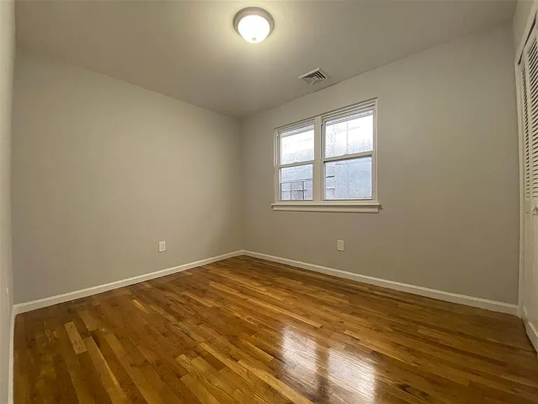 134 Essex St #2 — Photo 8
