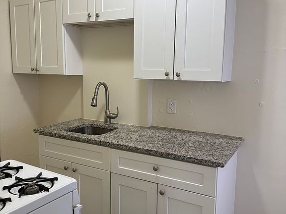 5th image of 1035 S 17th St #D1