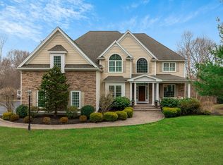 52 Connelly Hill Rd, Hopkinton, MA 01748