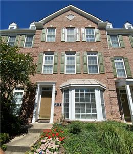 218 Park Square Ln, Pittsburgh, PA, 15238
