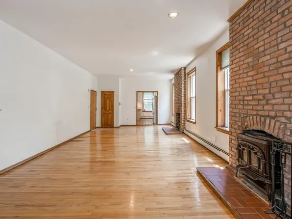 212 Warren Street image 17 of 18